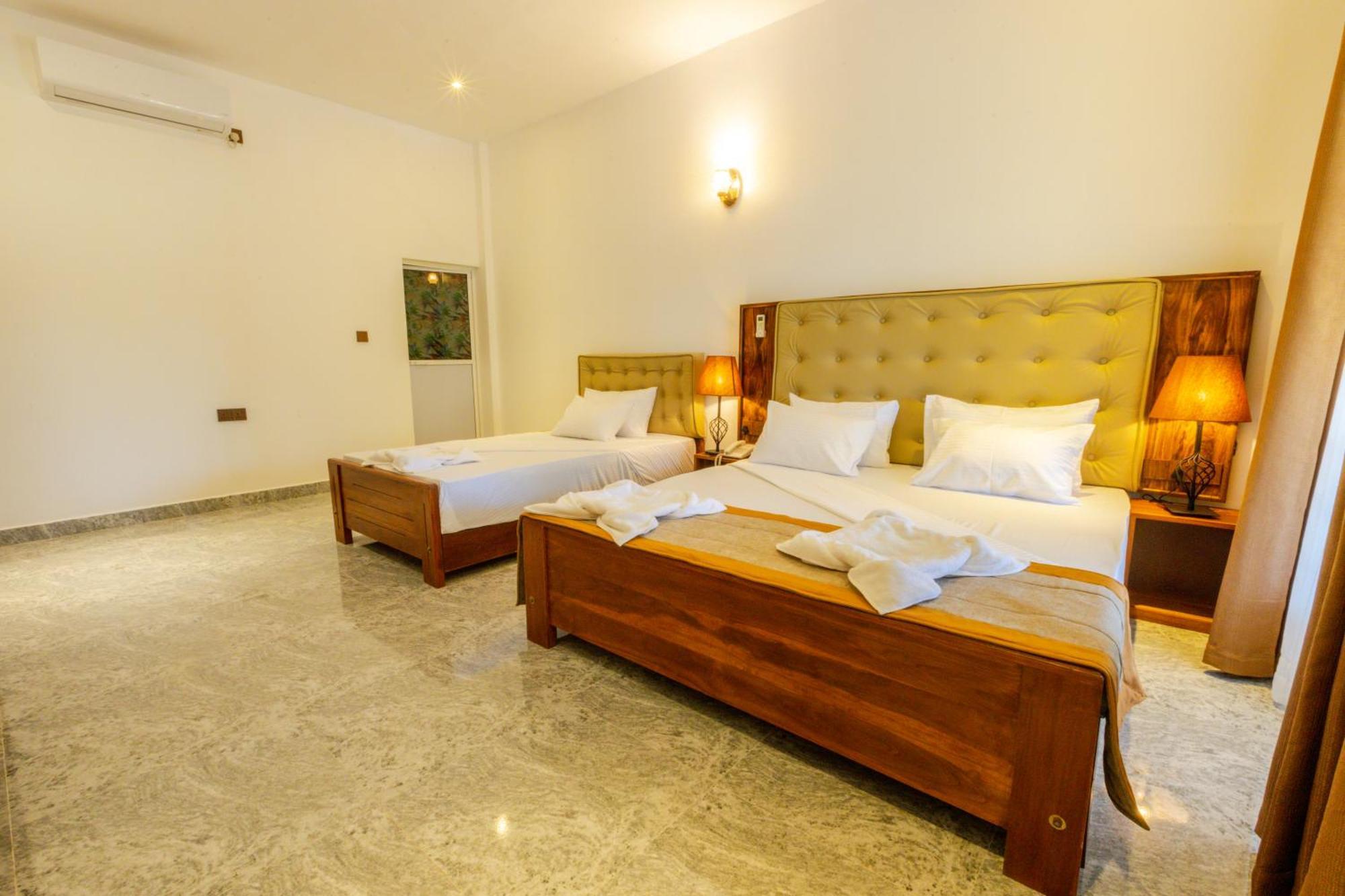 Elysia Sigiriya Hotel Дамбула Екстериор снимка
