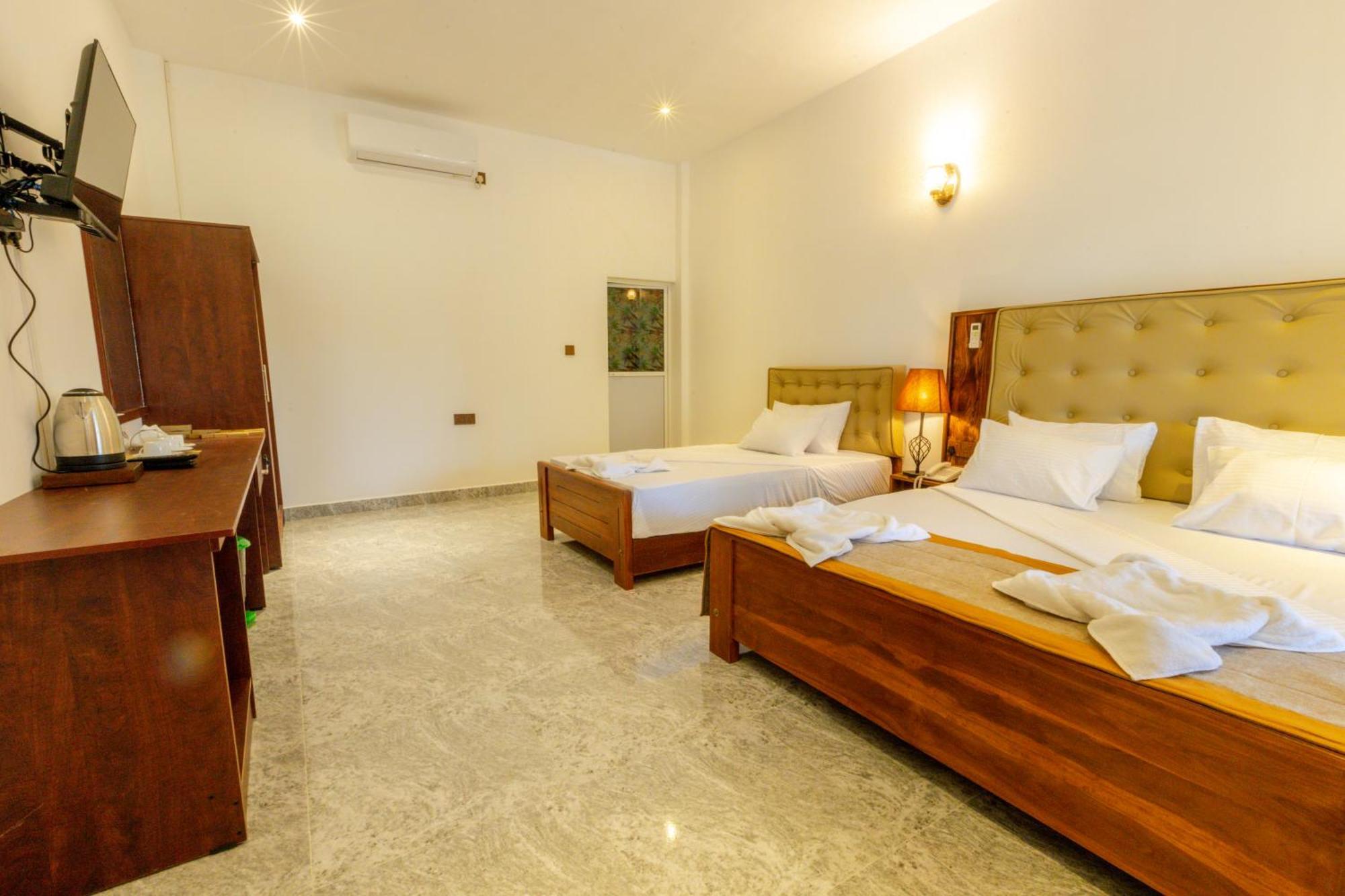 Elysia Sigiriya Hotel Дамбула Екстериор снимка