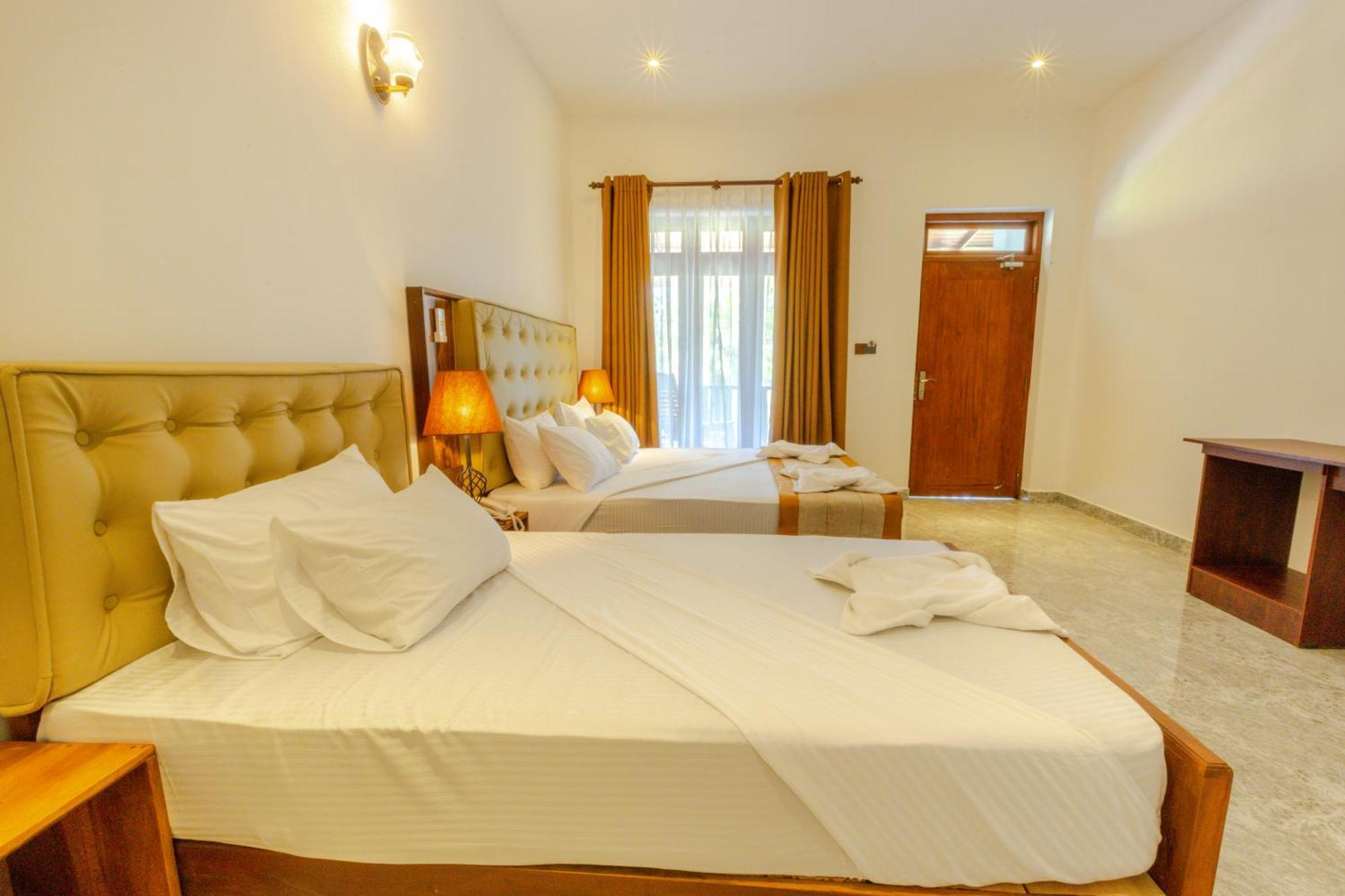 Elysia Sigiriya Hotel Дамбула Екстериор снимка