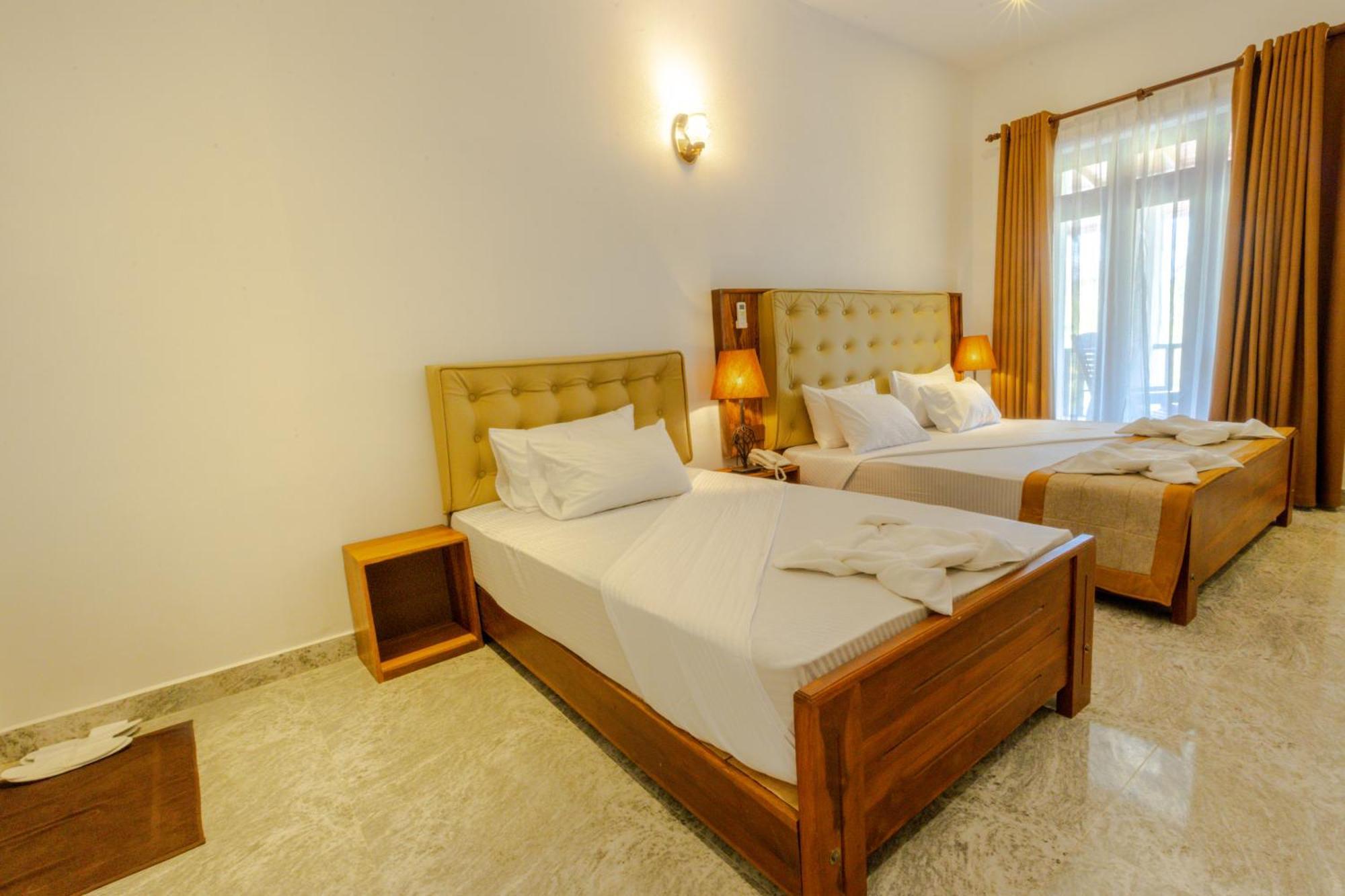 Elysia Sigiriya Hotel Дамбула Екстериор снимка