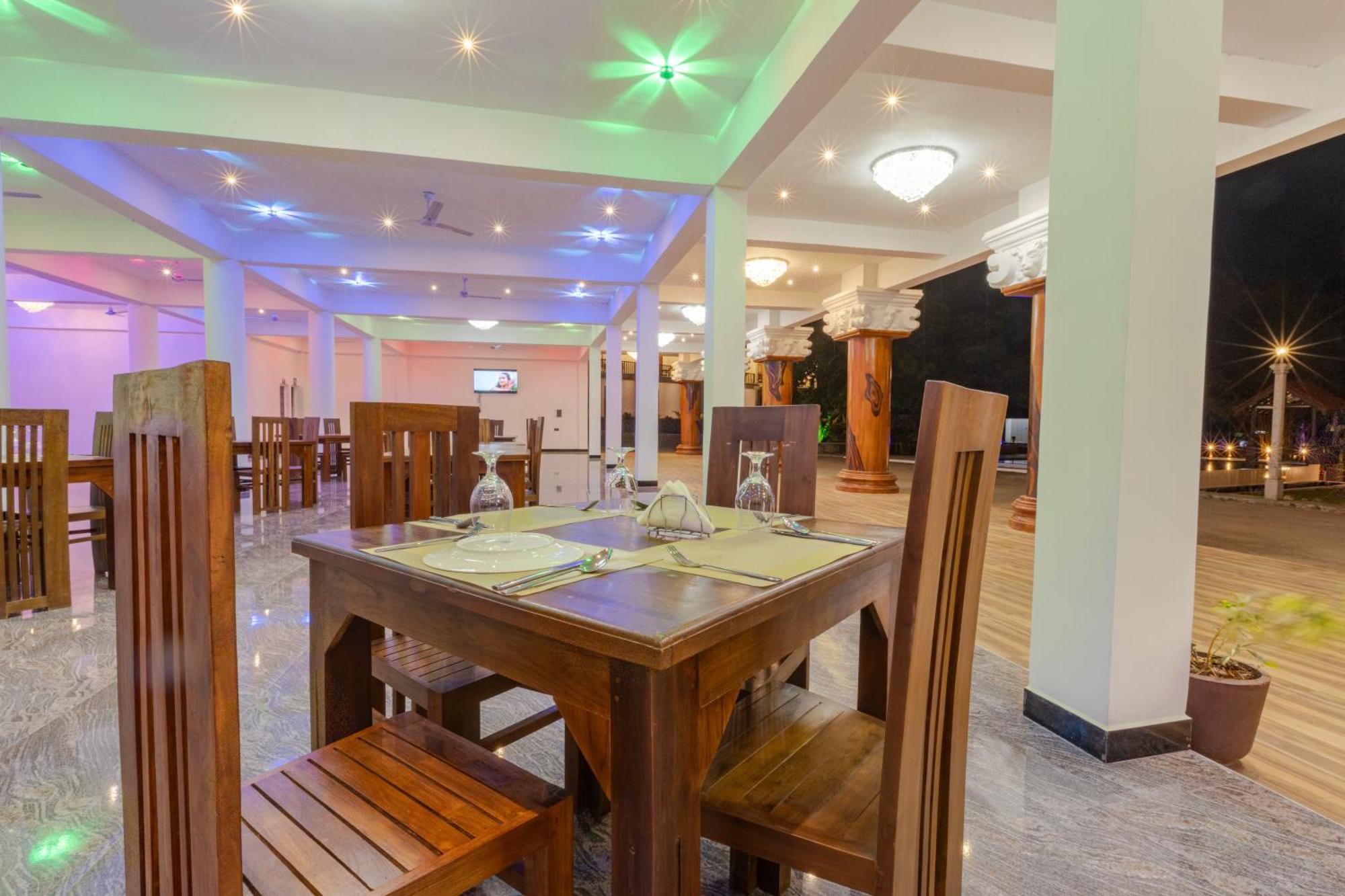 Elysia Sigiriya Hotel Дамбула Екстериор снимка